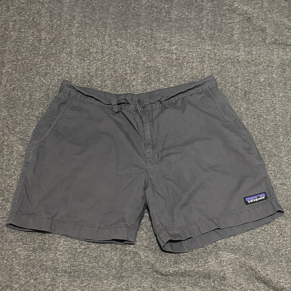 Patagonia Pants - Patagonia Women’s Charcoal Flat Front Shorts